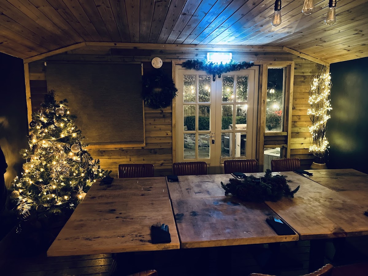 The Waterside Restaurant Garden & Cabin